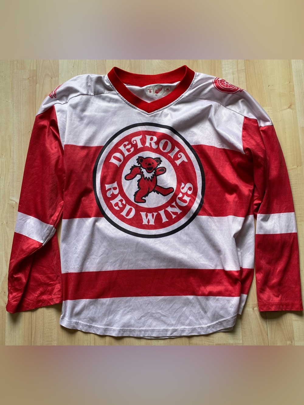 Detroit Red Wings Grateful Dead Men’s Small Jersey
